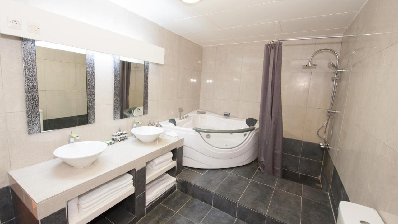 Residence Hoteliere Du Phare Libreville Ngoại thất bức ảnh